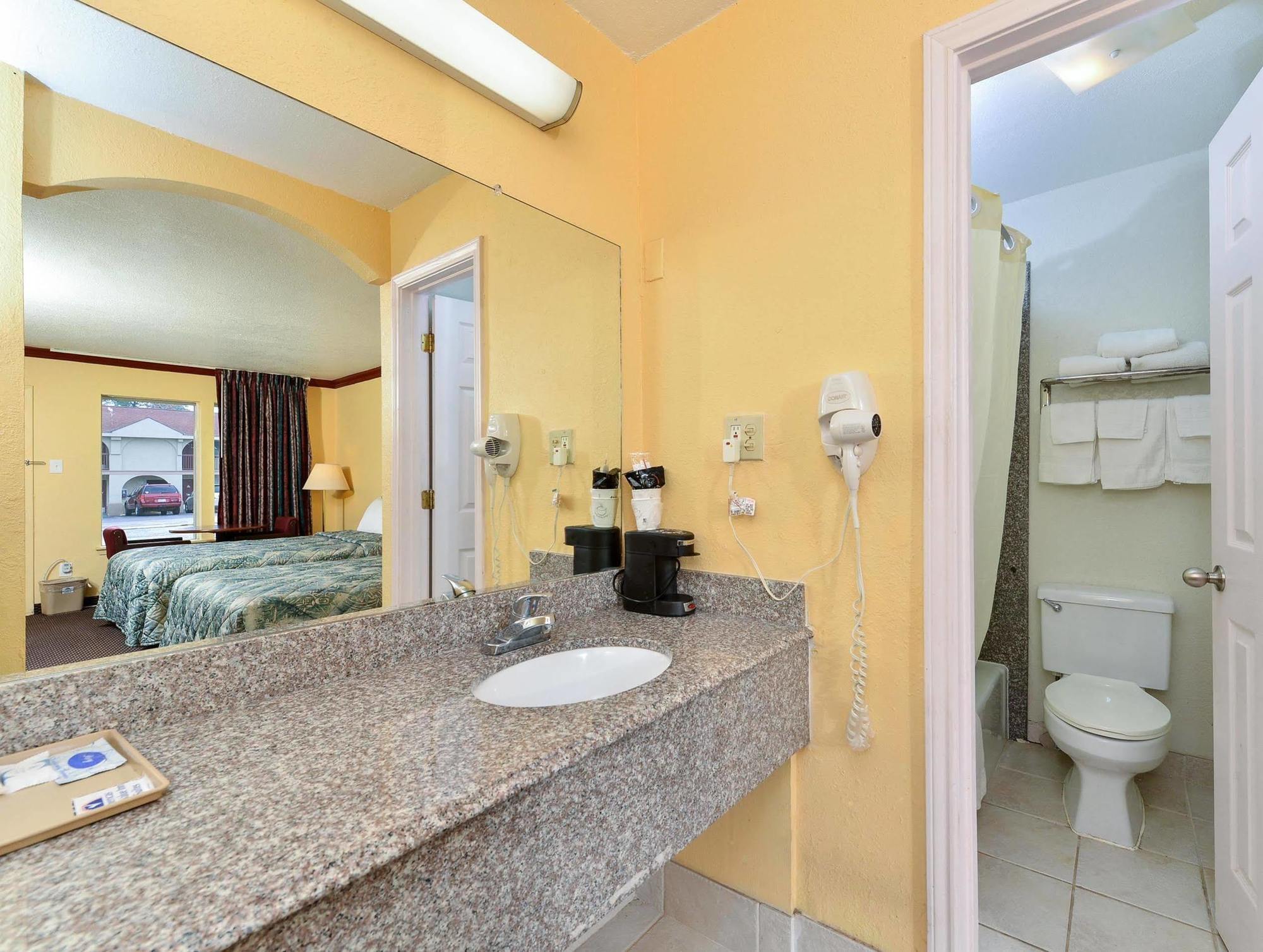 Americas Best Value Inn Conroe Exteriör bild